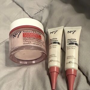 No7 Restore & Renew Skincare Set